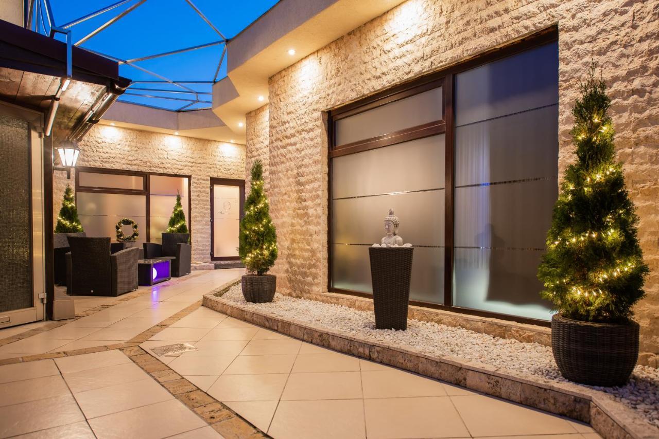 H & V Residence - Split Level Apartment Arad Exterior photo